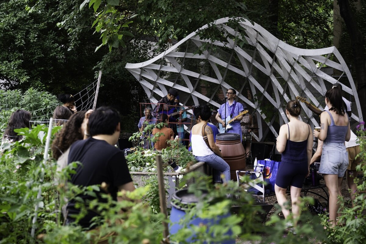 band playing in garden