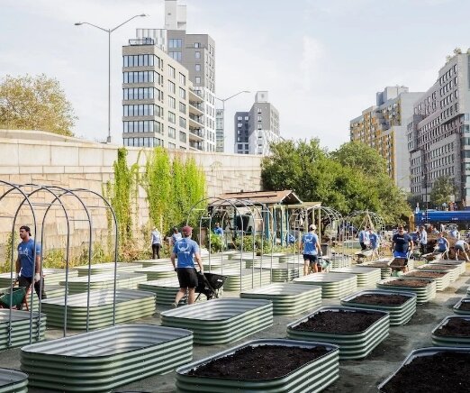 Scenic photo of an urban garden